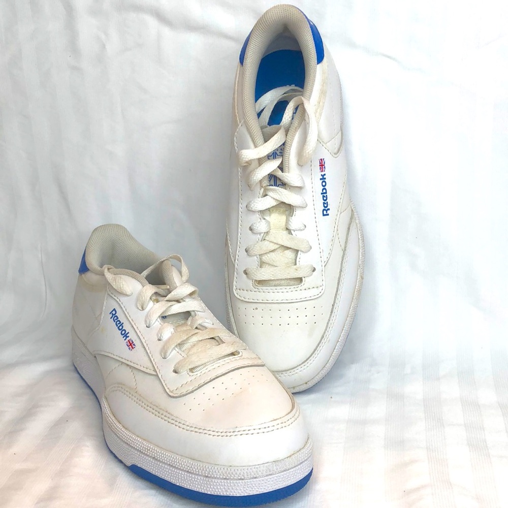 Reebok Classic Tennis shoes.  Sz 4. NEW